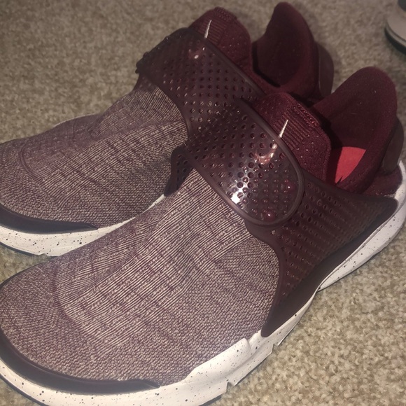 mens nike no tie shoes